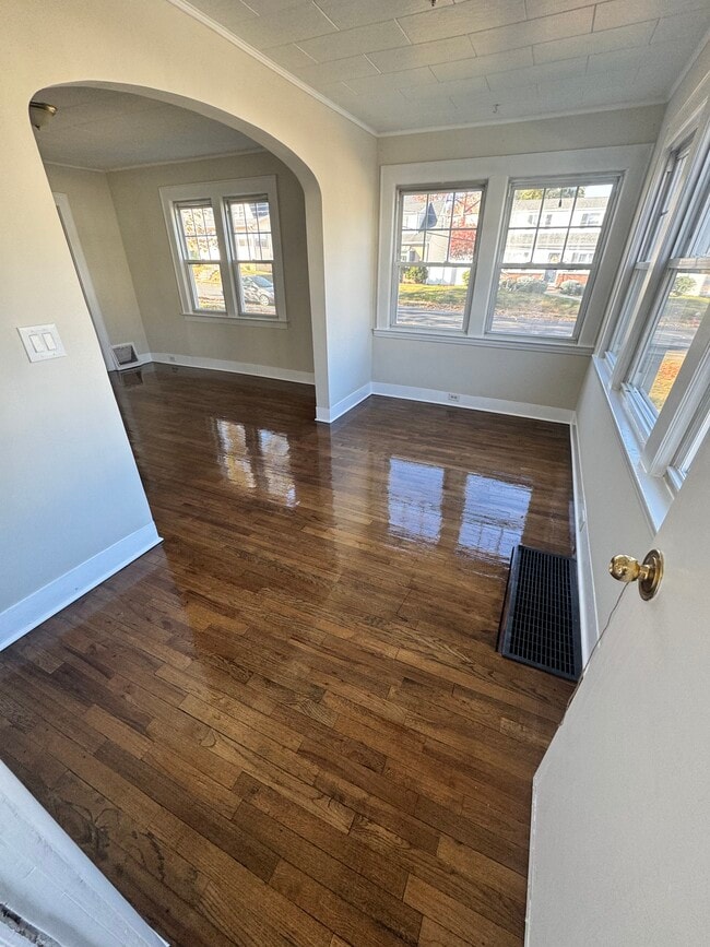 Building Photo - 331 Winfield Ter