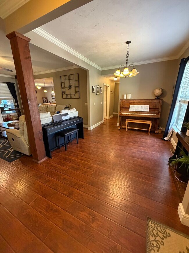 Foto del edificio - 3 Bedroom | 2 Bathroom | 3 Car Garage | Nixa MO | Nixa Schools | Fenced in backyard! | Low utilit...
