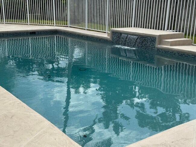 Building Photo - 969 Meadow Ave