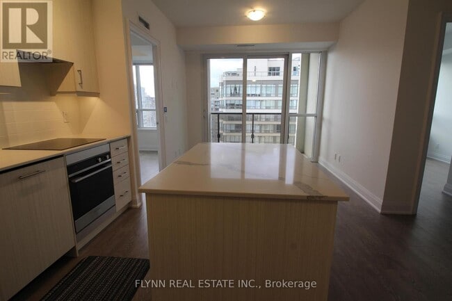 Building Photo - 36 Elm Dr W