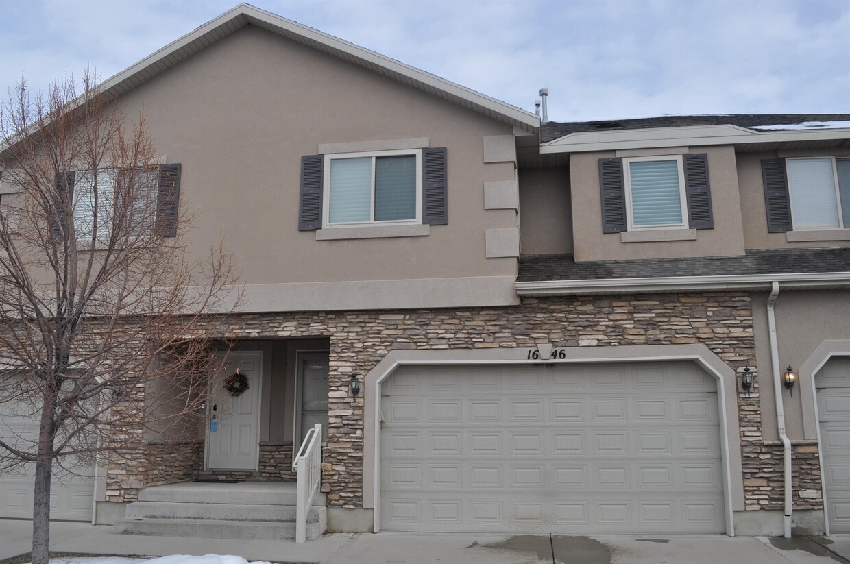 1646 W Madison View Dr, Riverton, UT 84065 Townhome Rentals in