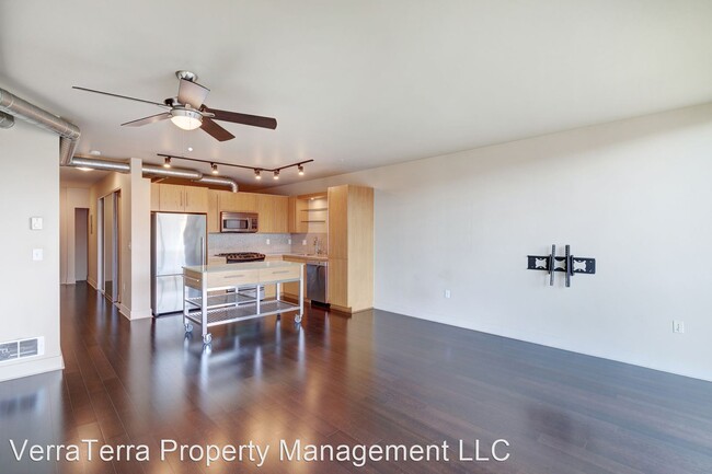 Building Photo - 1 br, 1 bath House - 530 Broadway E #604