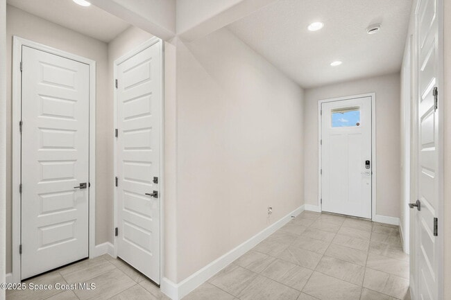 Building Photo - 2999 Pangea Cir
