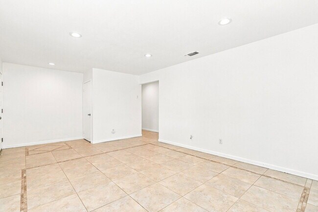 Building Photo - 7400 Pennington Way