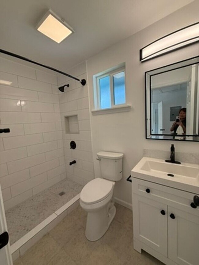 Foto del edificio - Unfurnished 1 bed/1 bath PET FRIENDLY - wa...