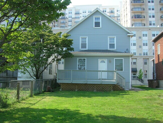 Rear facing - 820 Pacific St