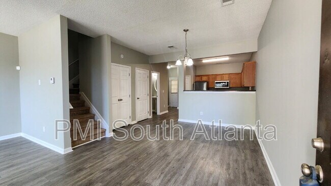 Foto del edificio - 1455 Riverrock Ct