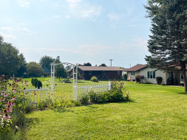 Building Photo - 1829 Walmer Ln