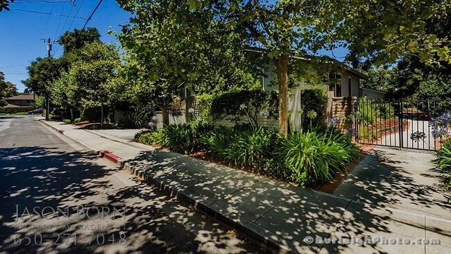 Photo - 1150 Pine St Townhome