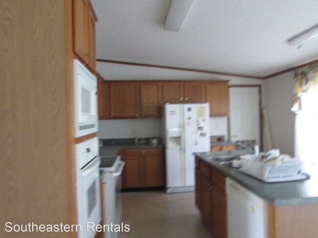 Building Photo - 3 br, 2 bath House - 3215 Authority Lane