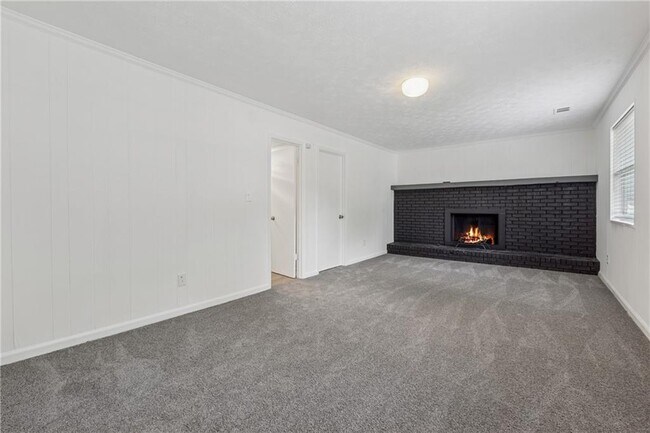 Building Photo - 9176 Greenwood Dr
