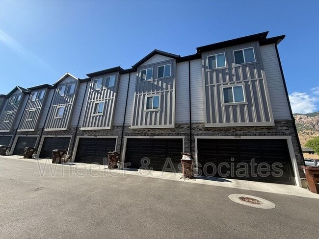 Building Photo - 1294 1640 S
