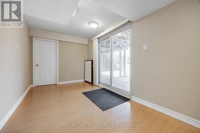 Building Photo - 21 Kings College Rd