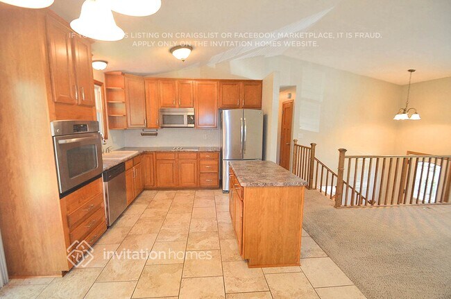 Building Photo - 707 S Shore Dr