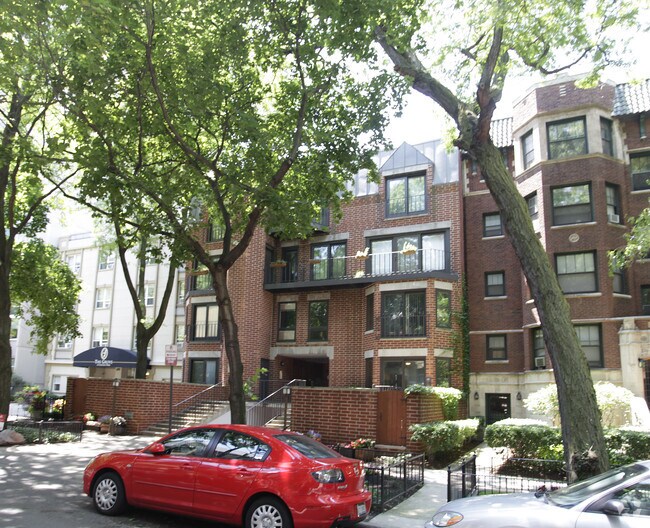 Primary Photo - 2736 N Hampden Ct