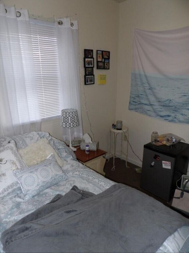 Foto del edificio - 1918 Jane St