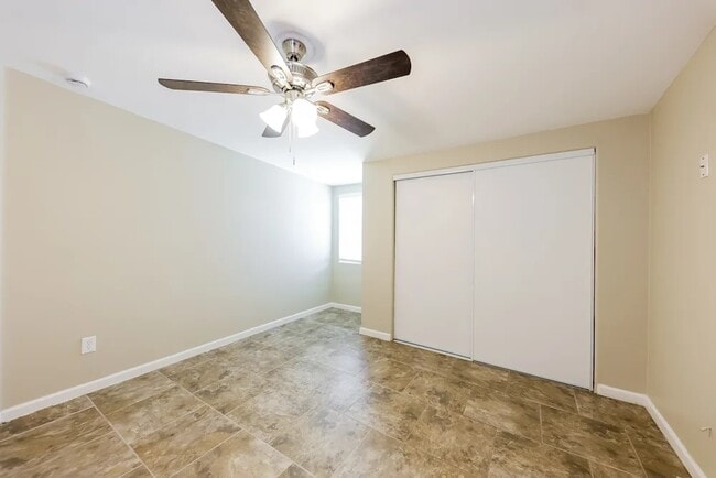 Foto del edificio - 1624 E Oak St