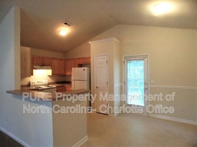 Building Photo - 1826 Charnell Ln