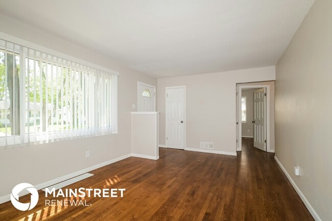 Building Photo - 10117 Crown Point Dr