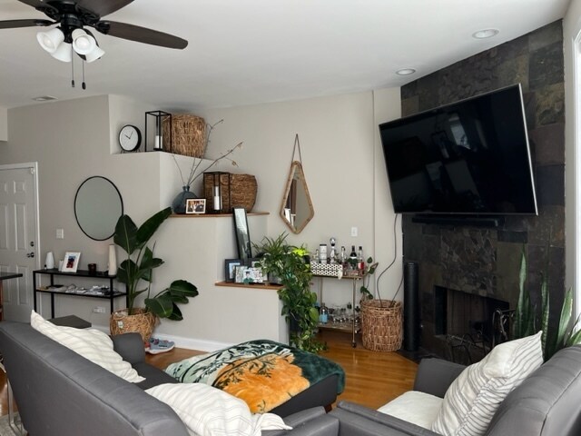 Building Photo - 224 S Oakley Blvd