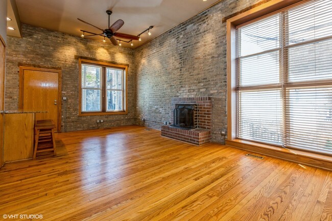 Building Photo - 1411 N Wells St
