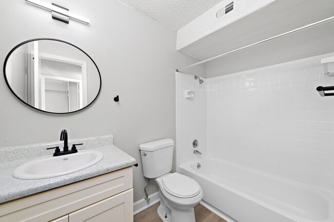 Building Photo - Meadowood Apartments