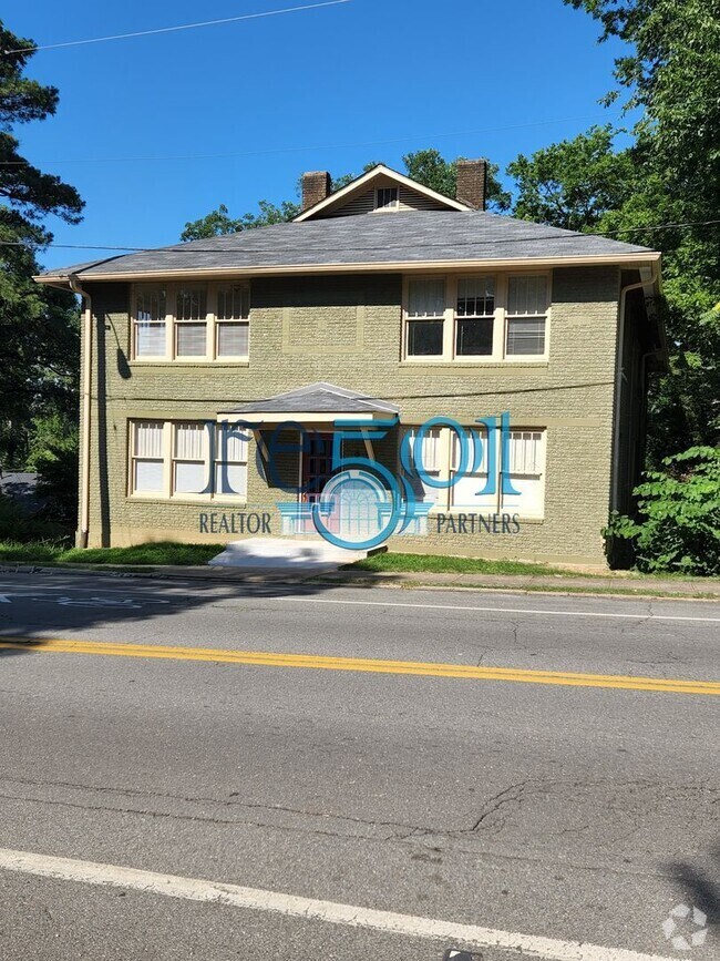 Building Photo - 1305 Kavanaugh Blvd