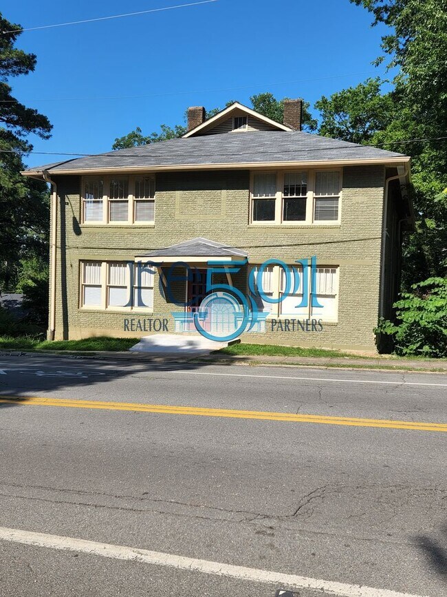 Foto del edificio - 1305 Kavanaugh Blvd