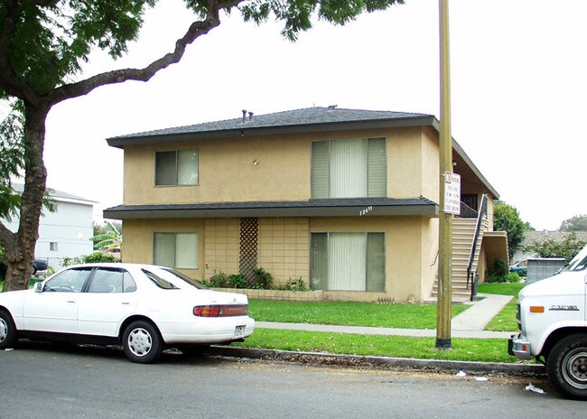 Alternate view of 12671 - Tropicana Apartments