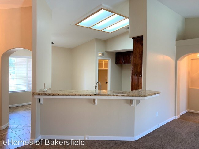 Foto del edificio - 3 br, 2 bath House - 5702 Seasons Valley Ct