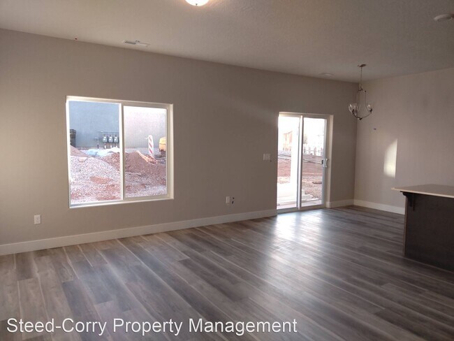 Building Photo - 1509 W Topaz Rd