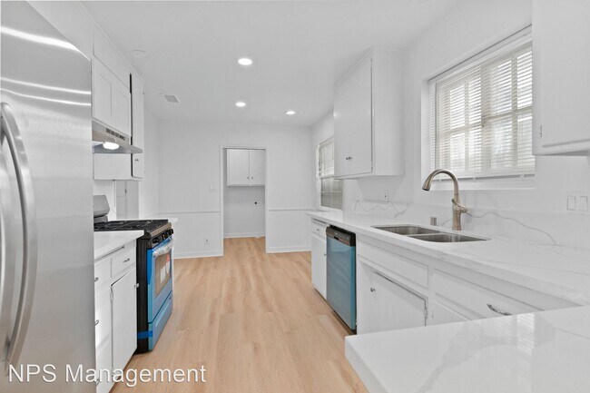 Building Photo - 2 br, 1.5 bath Apartment - 237 Belmont Ave...