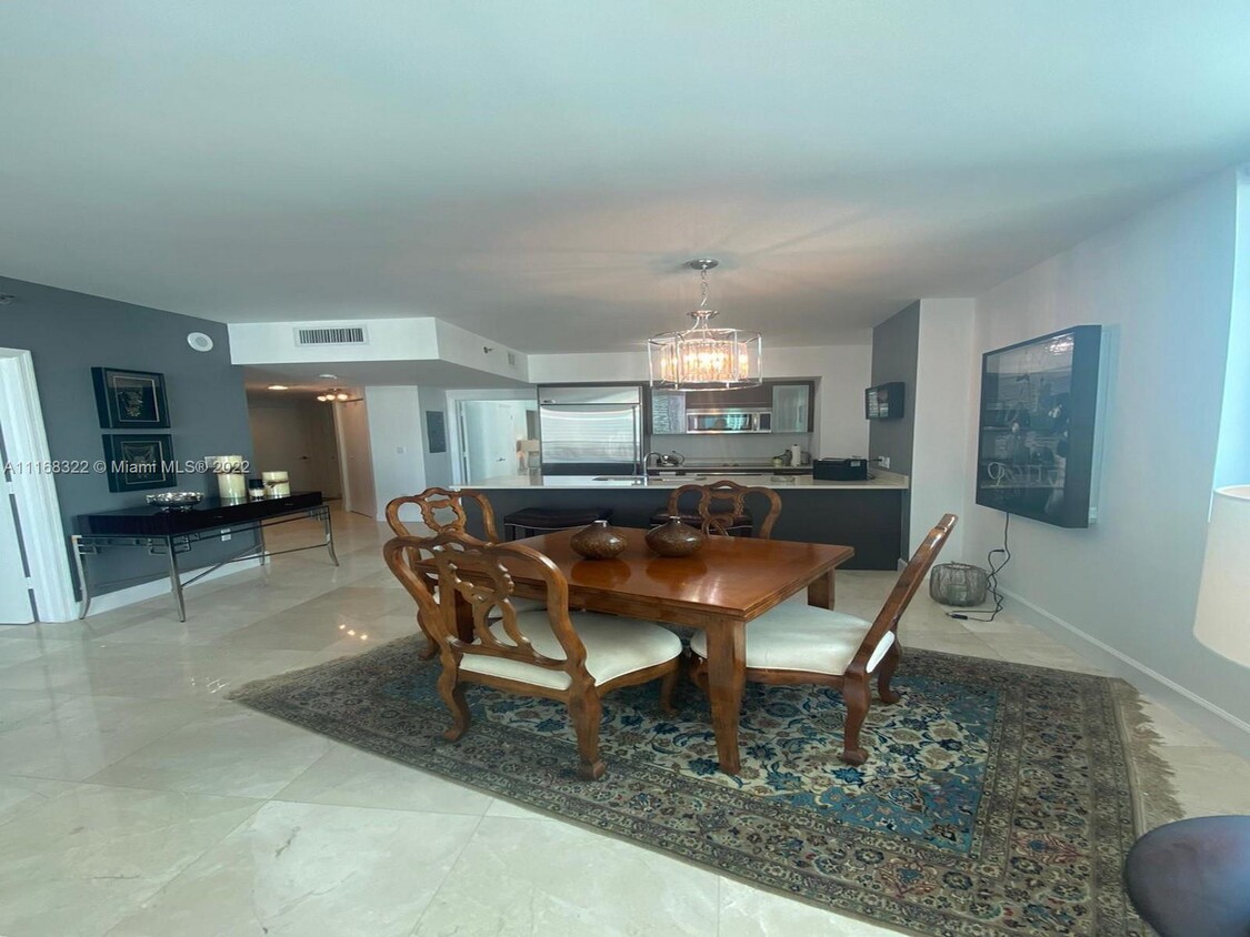 Primary Photo - 500 Brickell Ave