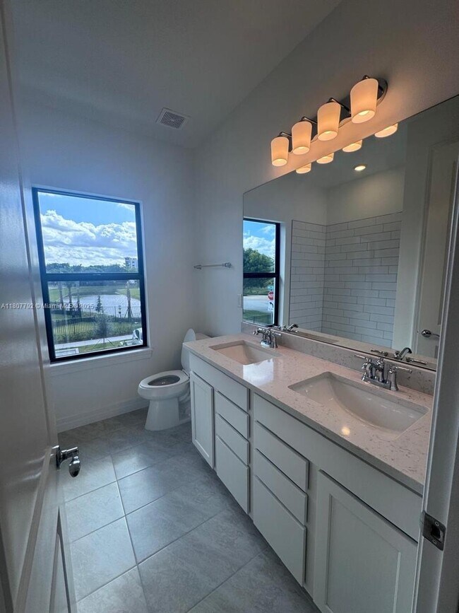 Foto del edificio - 750 NW 82nd Ter
