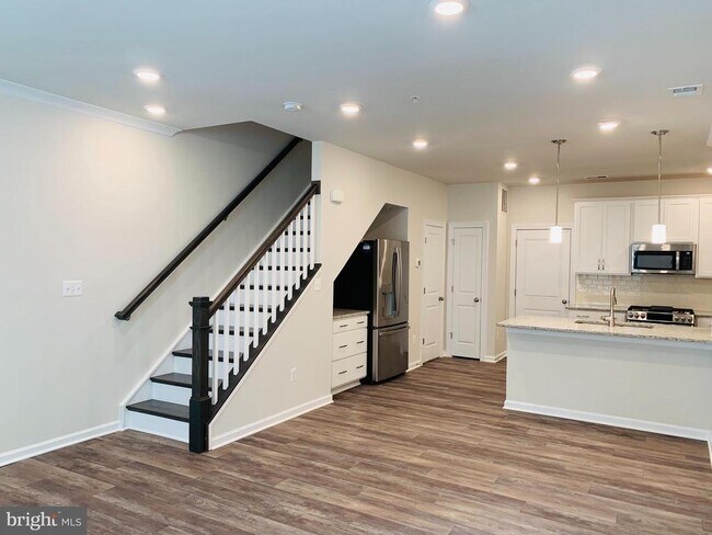 Building Photo - 22486 Radford Point Ter