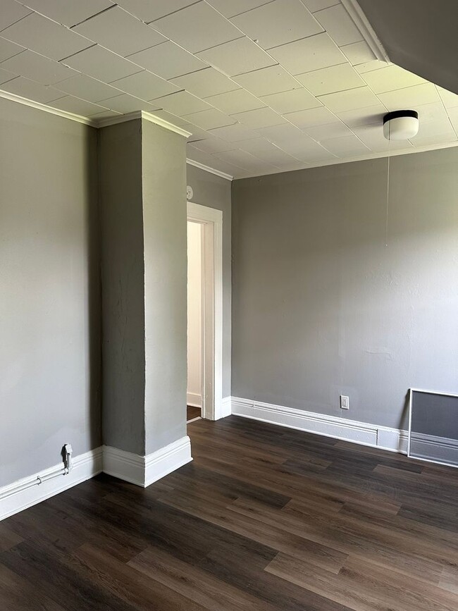 Building Photo - 214 S 16th St