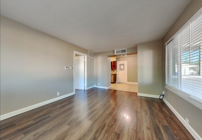 Building Photo - 94 Dean Way