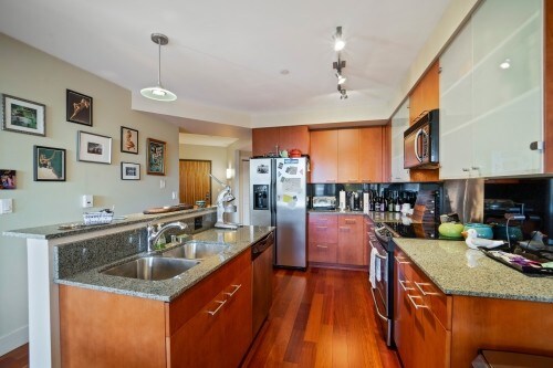 Foto del edificio - Matae Condo - 1 bedroom + den