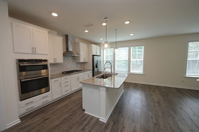 Foto del edificio - Highly Upgraded Townhome in Superb North R...