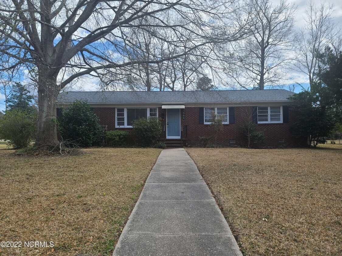 305 Forest Grove Ave, Jacksonville, NC 28540 House Rental in