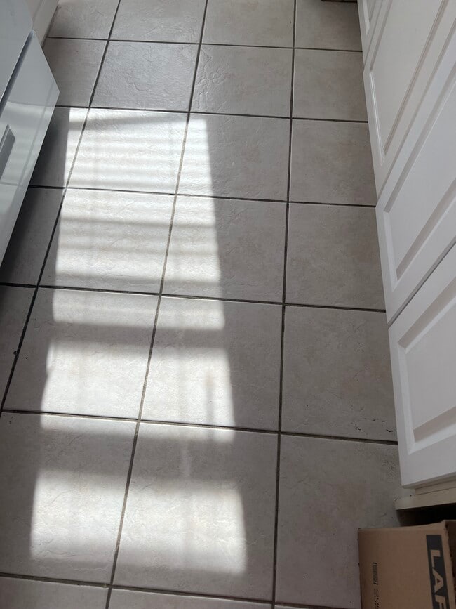 Building Photo - 2018 Jones Rd