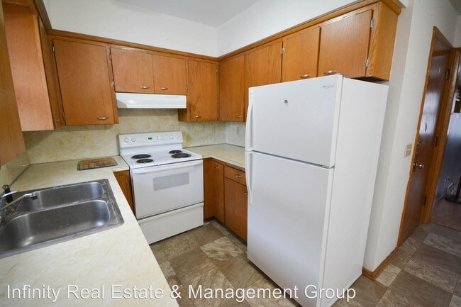 Building Photo - 2 br, 1 bath Apartment - 1020 13-1/2 St SE