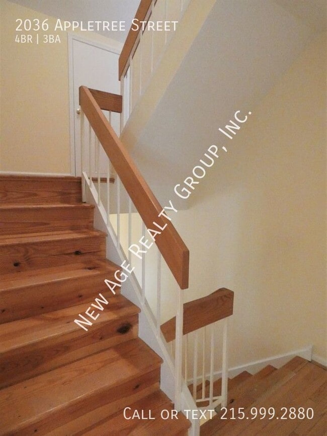 Building Photo - Lovely home available in Logan Square with...