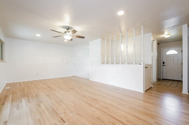 Foto del edificio - 650 E Easter Ave