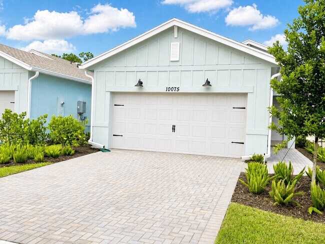 Building Photo - 10075 Dreamweaver Rd