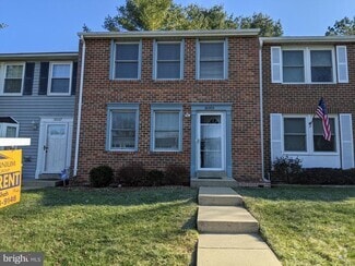 Building Photo - 18005 Queen Elizabeth Dr
