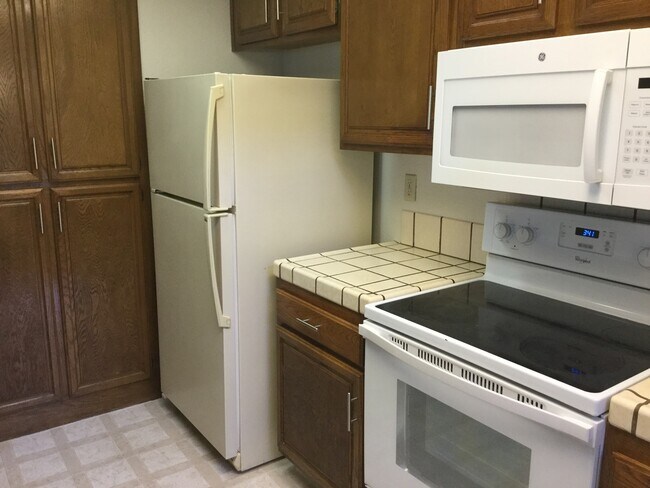 Foto del edificio - AVAILABLE NOW 2 bedroom 2 bath condo in Ne...
