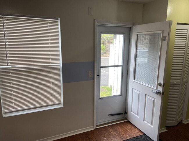 Building Photo - 5829 Monroe Crossing
