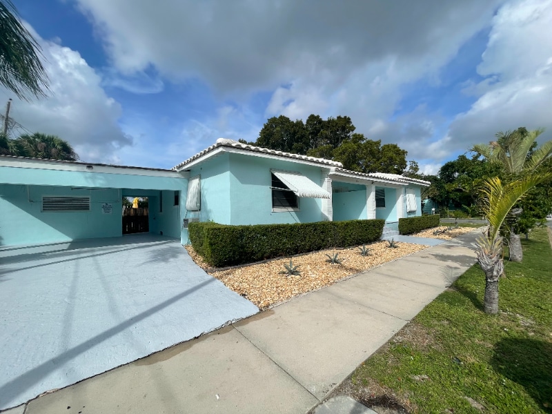 Photo - 5213 Spruce Ave