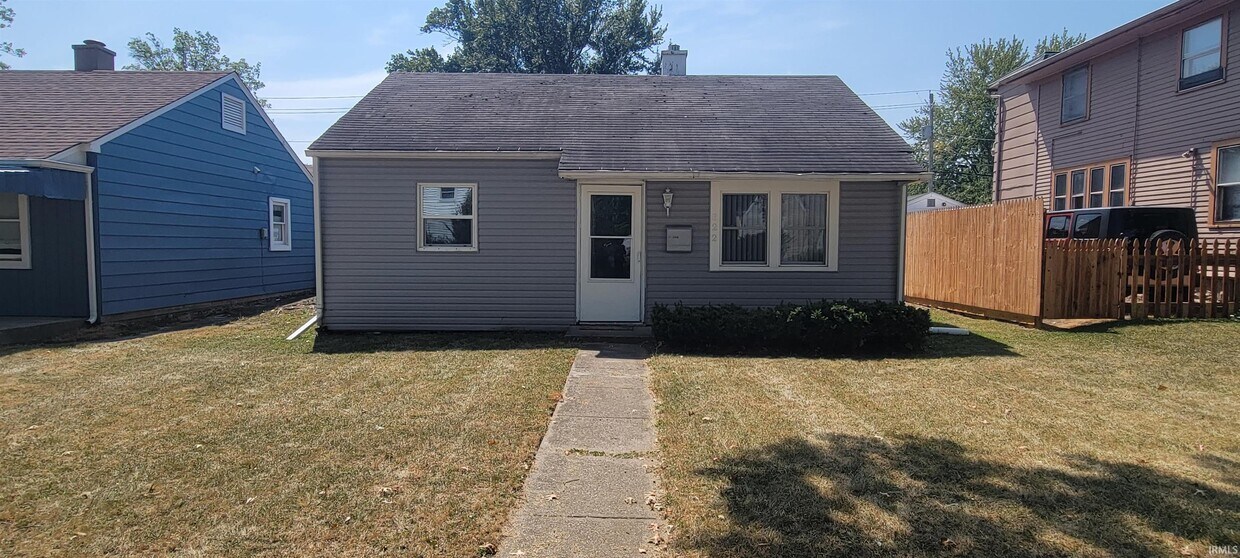 Primary Photo - 822 McKinnie Ave